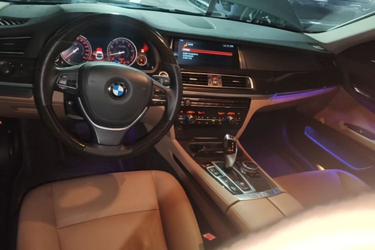 Used BMW 7 Series 2014 730Li Premium Edition Center Console