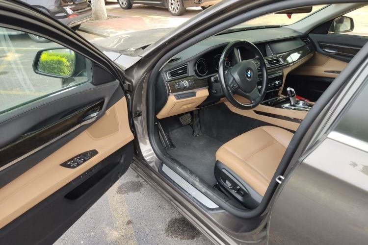 Used BMW 7 Series 2014 730Li Premium Edition Driver Seat