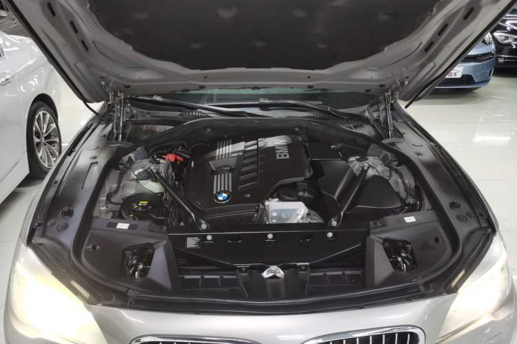 Used BMW 7 Series 2014 730Li Premium Edition Engine Bay