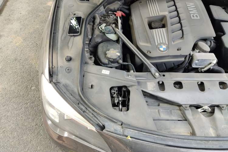 Used BMW 7 Series 2014 730Li Premium Edition Engine Bay Right