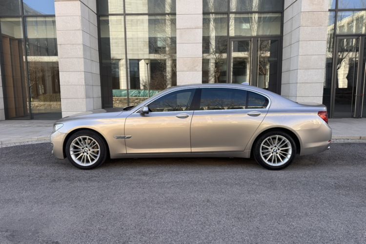 Used BMW 7 Series 2014 730Li Premium Edition Exterior 4
