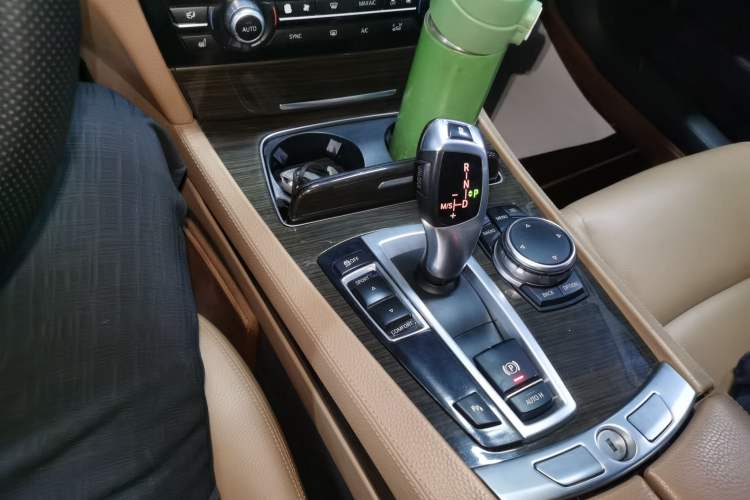 Used BMW 7 Series 2014 730Li Premium Edition Gear Lever
