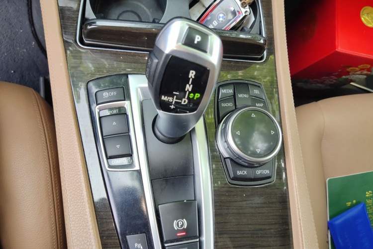Used BMW 7 Series 2014 730Li Premium Edition Gear Lever