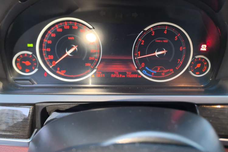 Used BMW 7 Series 2014 730Li Premium Edition Odometer Close Up