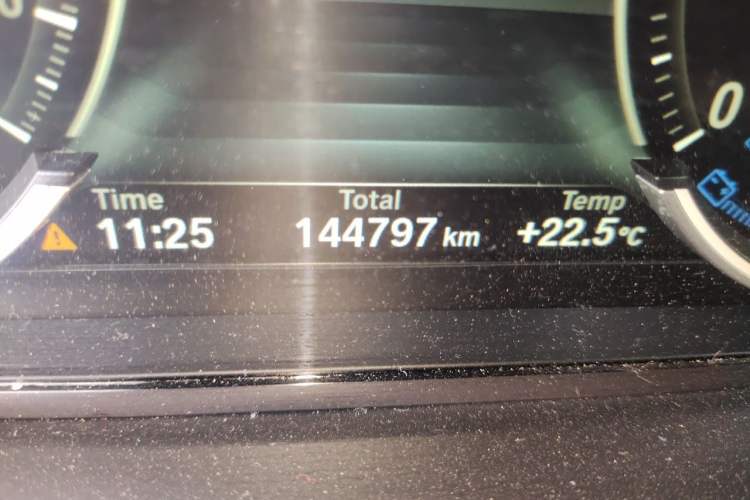 Used BMW 7 Series 2014 730Li Premium Edition Odometer Close Up