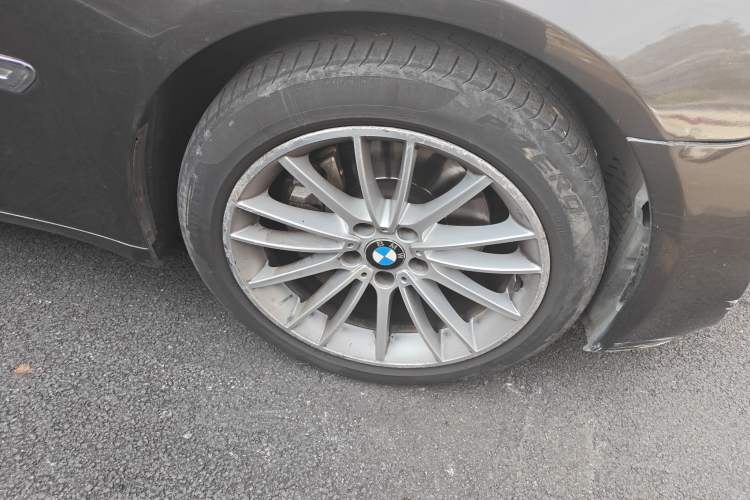Used BMW 7 Series 2014 730Li Premium Edition Right Front Wheel Hub