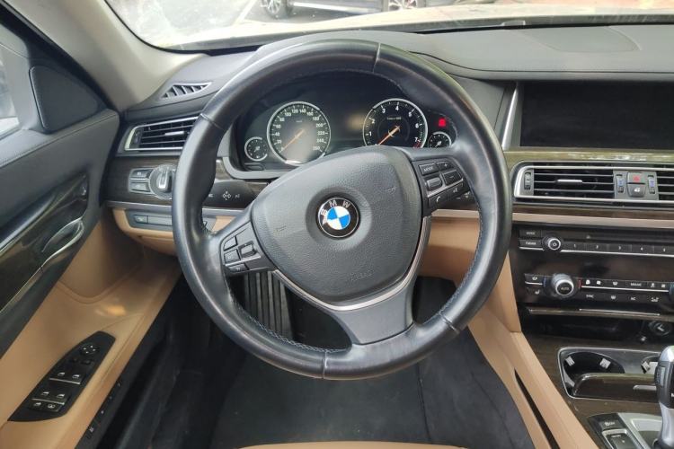 Used BMW 7 Series 2014 730Li Premium Edition Steering Wheel