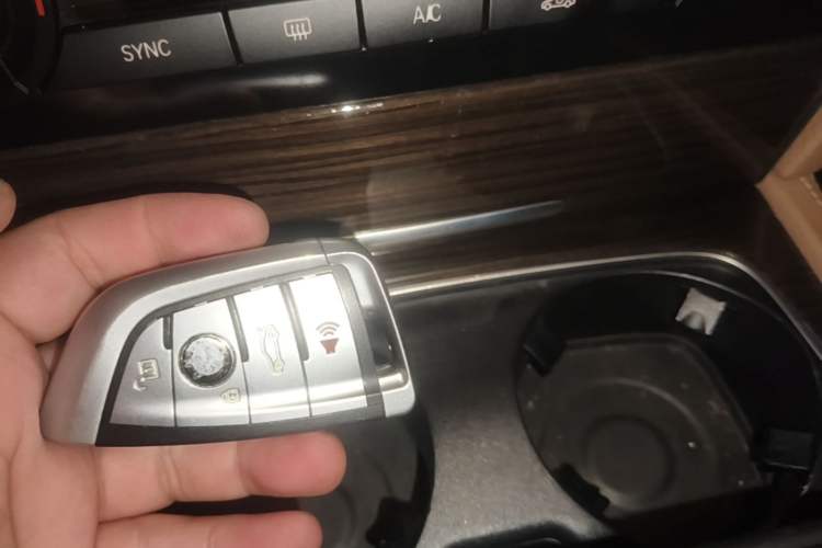 Used BMW 7 Series 2014 730Li Premium Edition Vehicle Key