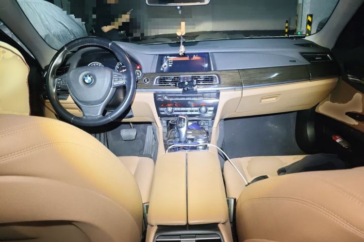 Used BMW 7 Series 2014 730Li Premium Edition Center Console