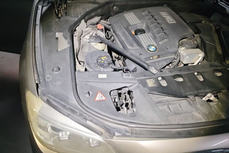 Used BMW 7 Series 2014 730Li Premium Edition Engine Bay Right