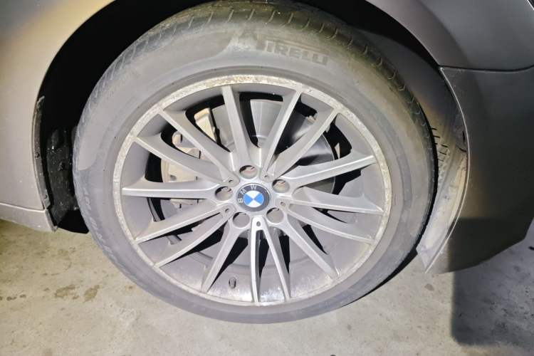 Used BMW 7 Series 2014 730Li Premium Edition Right Front Wheel Hub