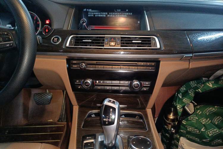 Used BMW 7 Series 2014 730Li Premium Edition Audio And AC Panel