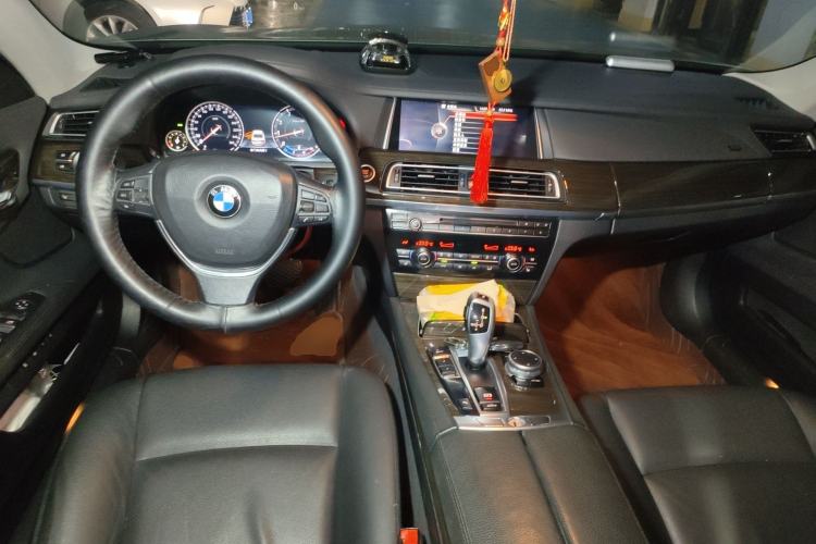 Used BMW 7 Series 2014 730Li Premium Edition Center Console
