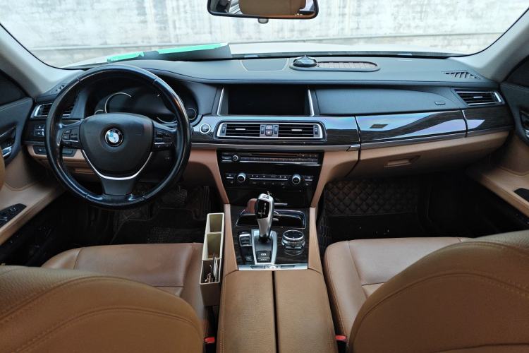 Used BMW 7 Series 2014 730Li Premium Edition Center Console