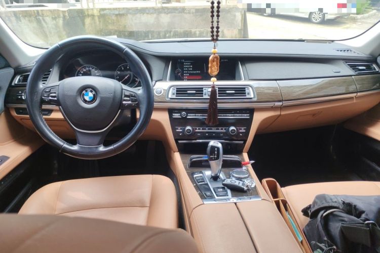 Used BMW 7 Series 2014 730Li Premium Edition Center Console