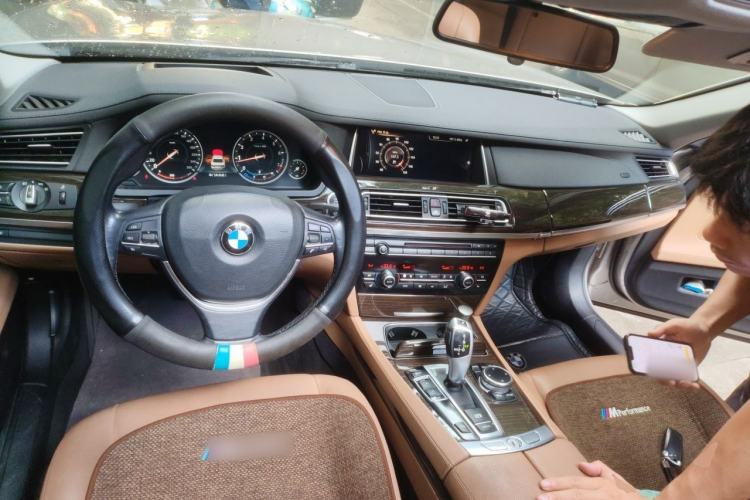 Used BMW 7 Series 2014 730Li Premium Edition Center Console