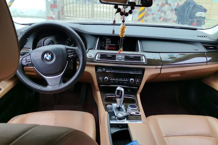 Used BMW 7 Series 2014 730Li Premium Edition Center Console