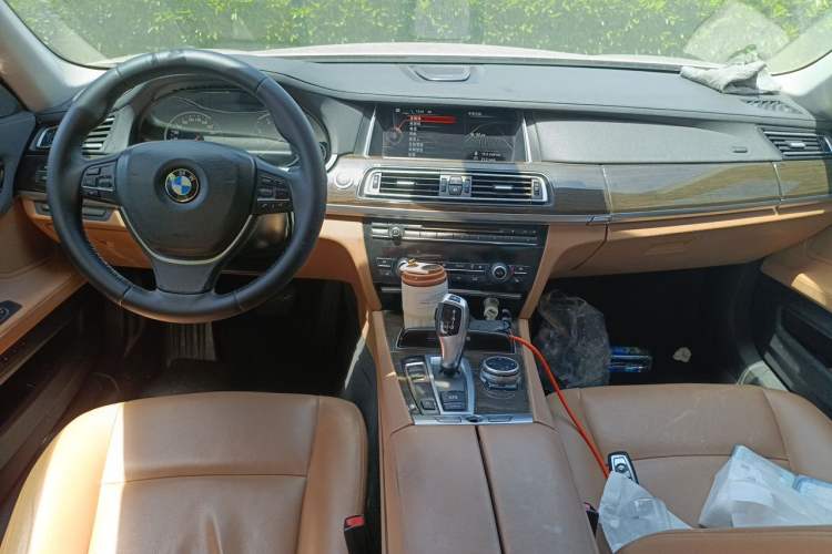 Used BMW 7 Series 2014 730Li Premium Edition Center Console