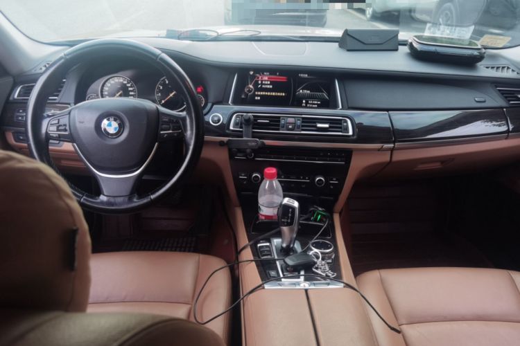 Used BMW 7 Series 2014 730Li Premium Edition Center Console