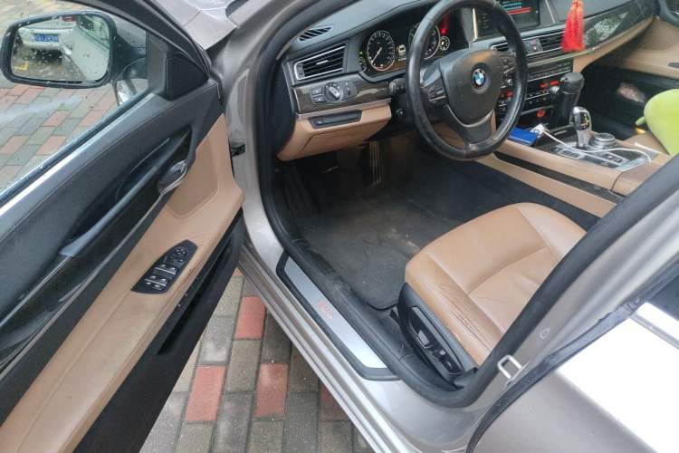 Used BMW 7 Series 2014 730Li Premium Edition Driver Seat
