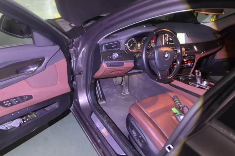 Used BMW 7 Series 2014 730Li Premium Edition Driver Seat