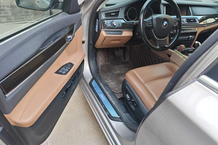 Used BMW 7 Series 2014 730Li Premium Edition Driver Seat