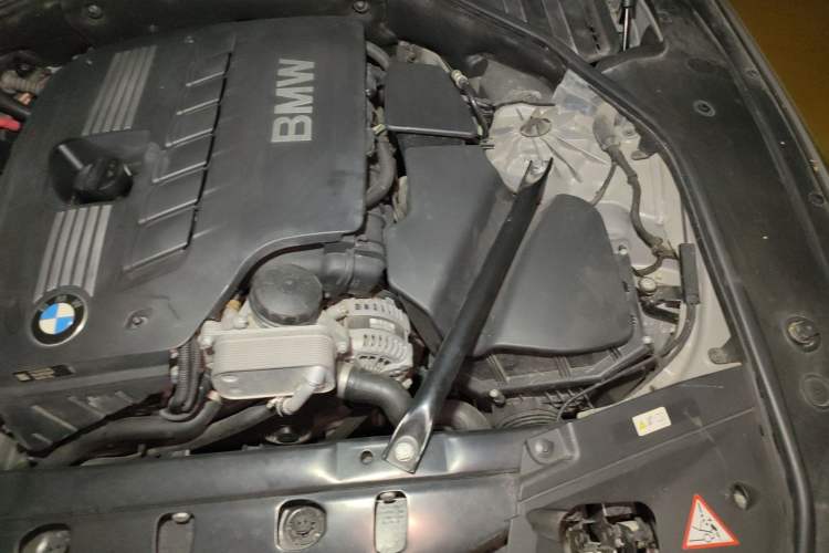 Used BMW 7 Series 2014 730Li Premium Edition Engine Bay Left