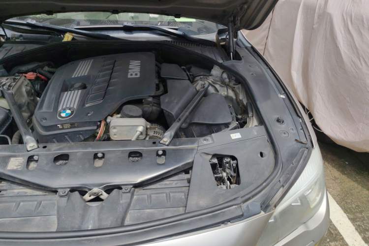 Used BMW 7 Series 2014 730Li Premium Edition Engine Bay Left