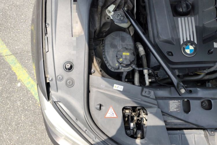 Used BMW 7 Series 2014 730Li Premium Edition Engine Bay Right