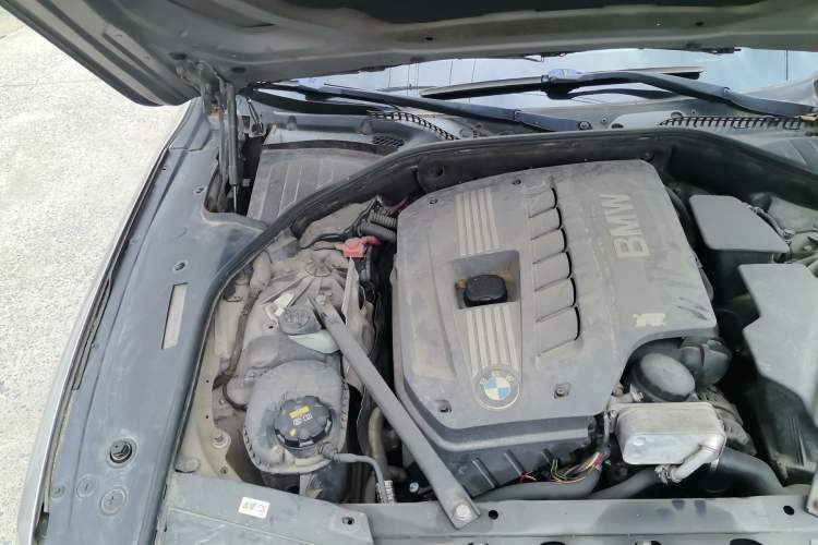 Used BMW 7 Series 2014 730Li Premium Edition Engine Bay Right