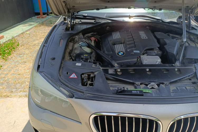 Used BMW 7 Series 2014 730Li Premium Edition Engine Bay Right