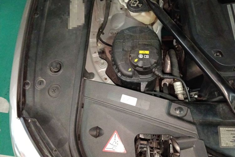 Used BMW 7 Series 2014 730Li Premium Edition Engine Bay Right