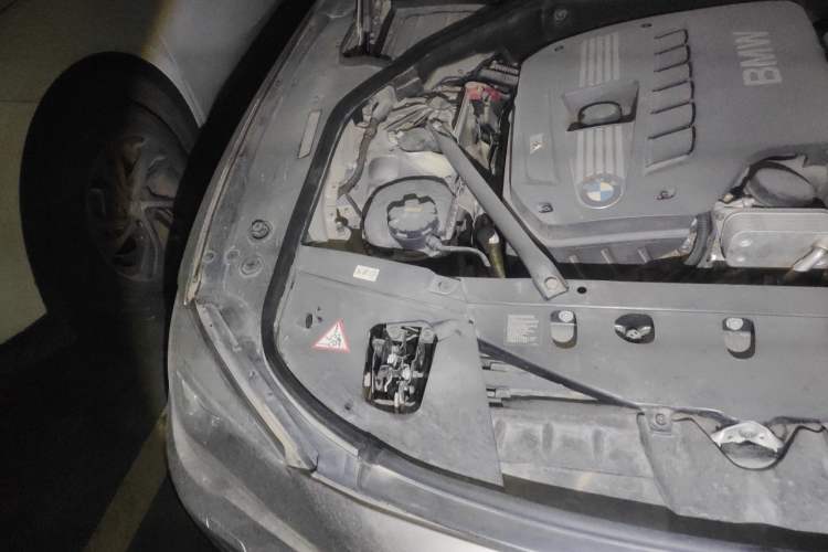Used BMW 7 Series 2014 730Li Premium Edition Engine Bay Right