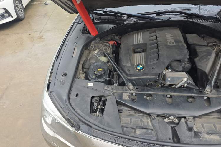 Used BMW 7 Series 2014 730Li Premium Edition Engine Bay Right