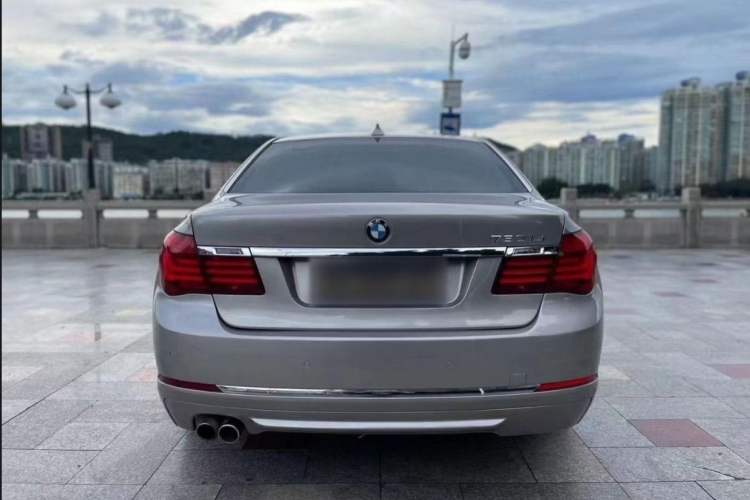 Used BMW 7 Series 2014 730Li Premium Edition Exterior 4