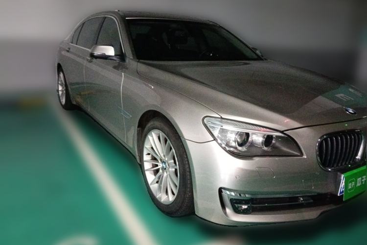 Used BMW 7 Series 2014 730Li Premium Edition Front Right 45 Deg