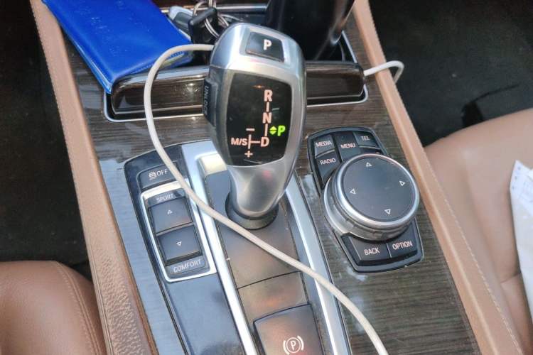 Used BMW 7 Series 2014 730Li Premium Edition Gear Lever