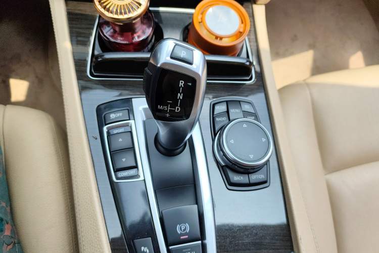 Used BMW 7 Series 2014 730Li Premium Edition Gear Lever