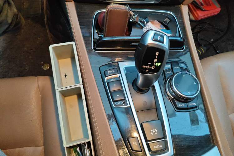 Used BMW 7 Series 2014 730Li Premium Edition Gear Lever