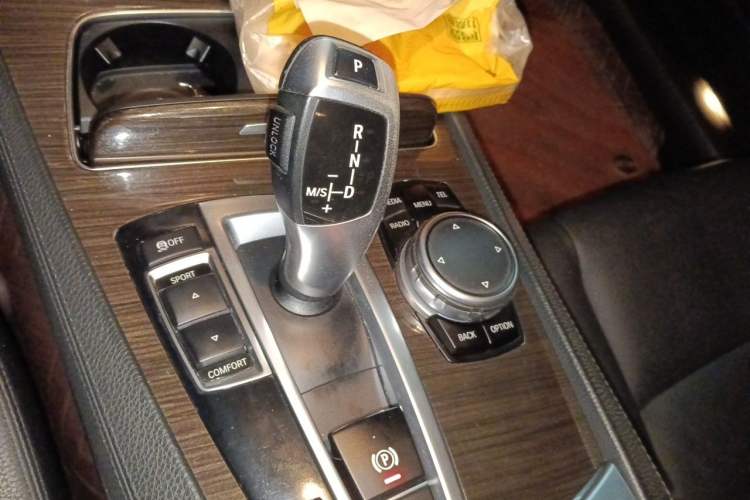 Used BMW 7 Series 2014 730Li Premium Edition Gear Lever
