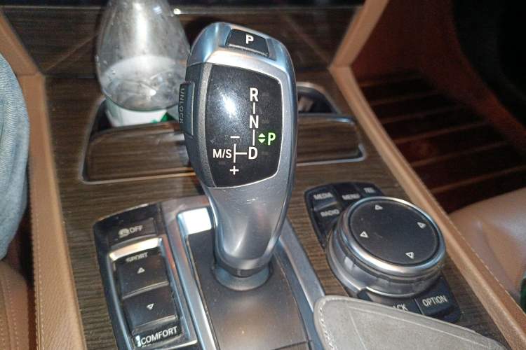 Used BMW 7 Series 2014 730Li Premium Edition Gear Lever