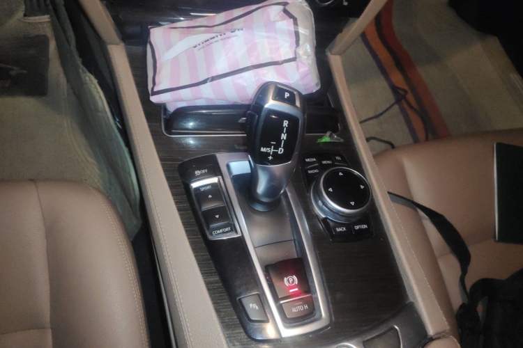 Used BMW 7 Series 2014 730Li Premium Edition Gear Lever