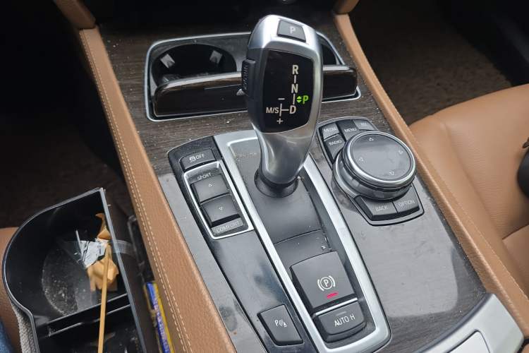 Used BMW 7 Series 2014 730Li Premium Edition Gear Lever