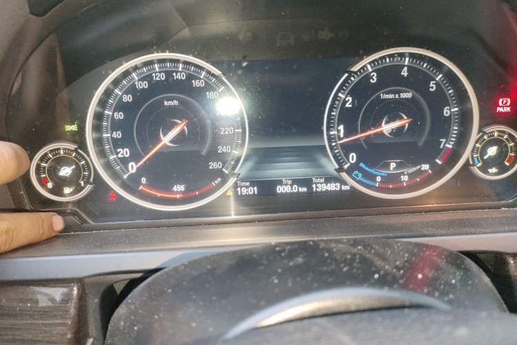 Used BMW 7 Series 2014 730Li Premium Edition Odometer Close Up