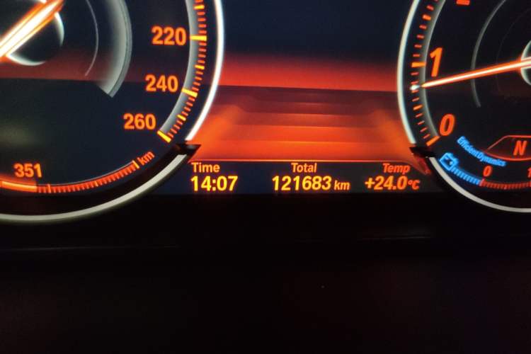 Used BMW 7 Series 2014 730Li Premium Edition Odometer Close Up