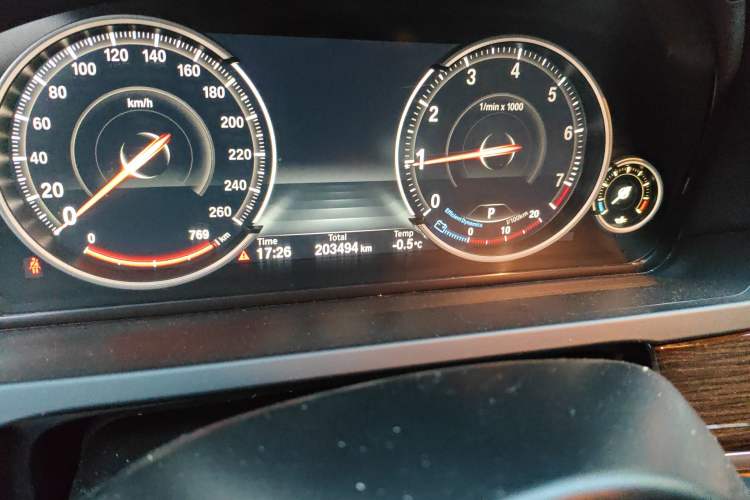 Used BMW 7 Series 2014 730Li Premium Edition Odometer Close Up