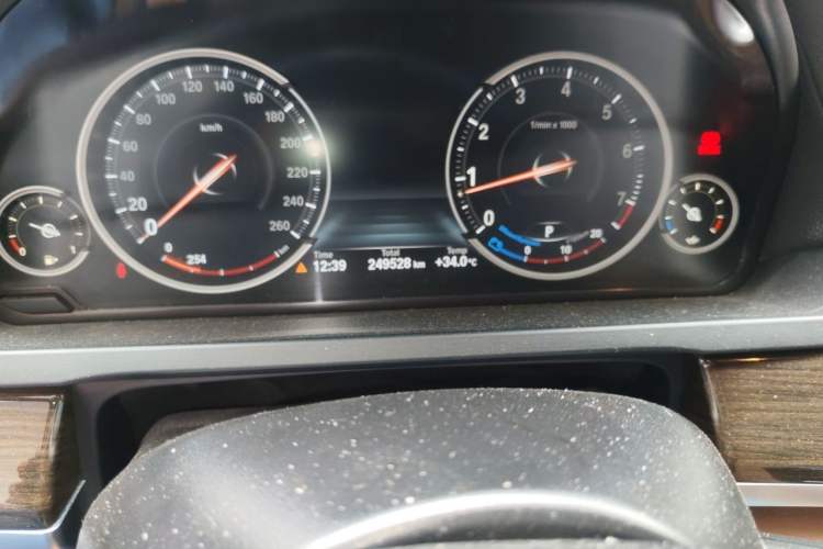 Used BMW 7 Series 2014 730Li Premium Edition Odometer Close Up