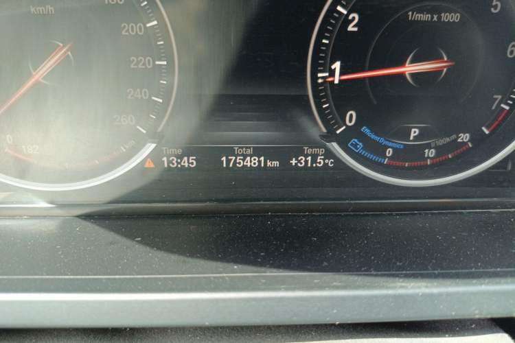 Used BMW 7 Series 2014 730Li Premium Edition Odometer Close Up