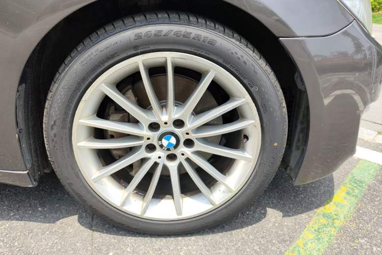 Used BMW 7 Series 2014 730Li Premium Edition Right Front Wheel Hub