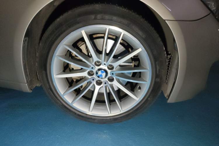 Used BMW 7 Series 2014 730Li Premium Edition Right Front Wheel Hub